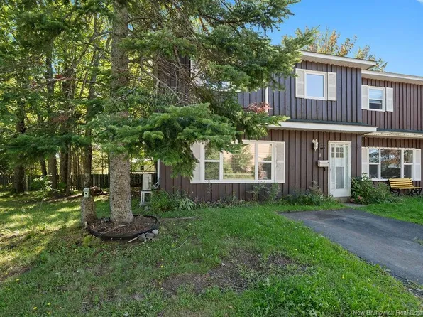 45 Trites Rd #1, Riverview, NB E1B 4M2