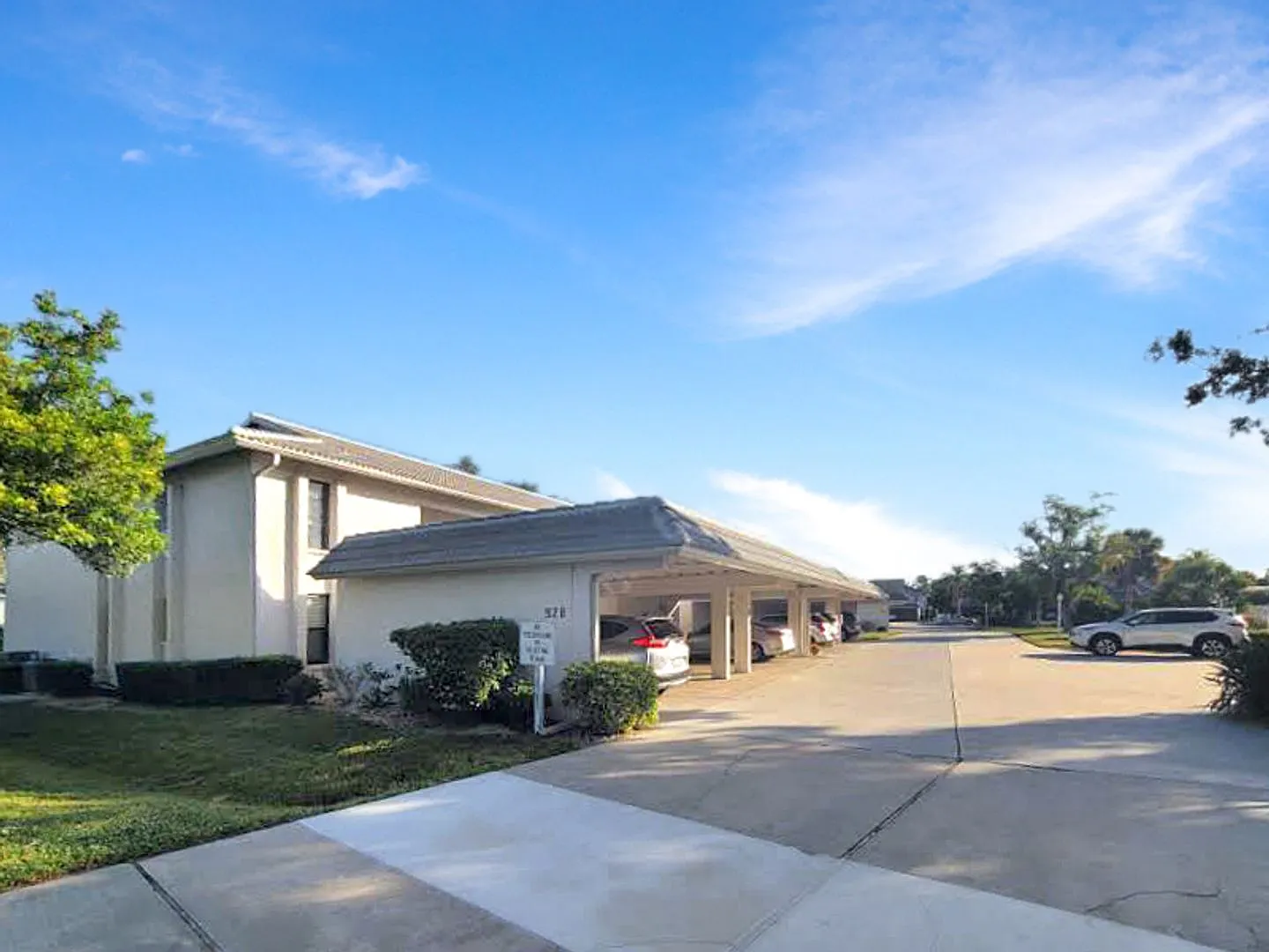 Golfview Annual Condo for Rent — Photo 2