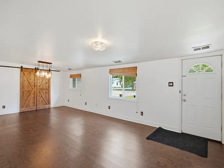 3130 Greenlawn Ave — Photo 4