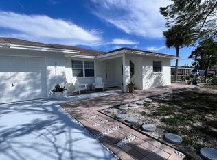 3511 Caloosa St, Naples, FL 34112