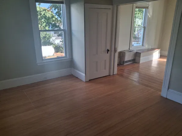(undisclosed Address), Rockland, ME 04841