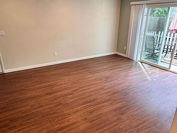 4th image of 1822 3rd Ave APT C