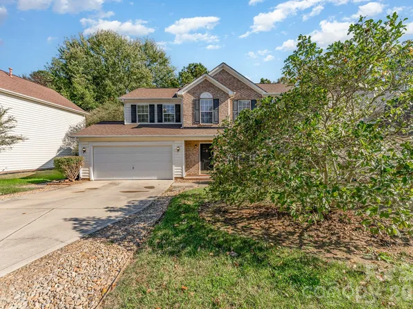 9824 Dauphine Dr, Charlotte, NC 28216