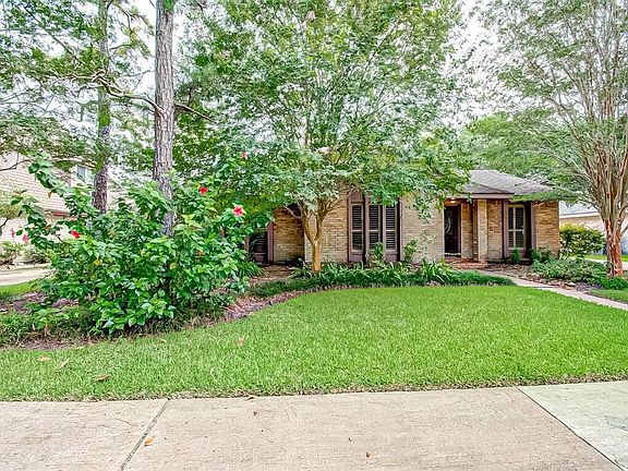 3rd image of 3030 Edgewood Dr