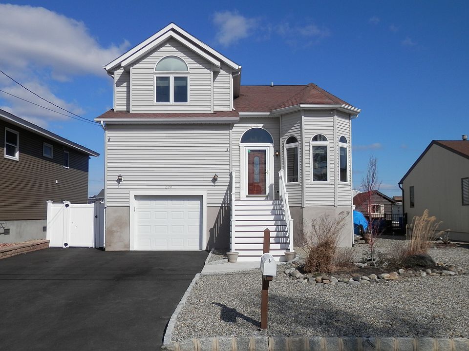 1st image of 320 Cheryl Dr