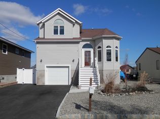 320 Cheryl Dr, Toms River, NJ 08753