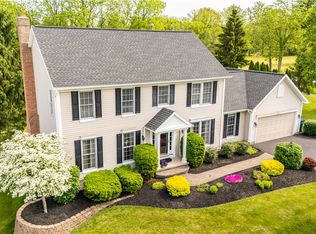 2 Princeton Ln, Fairport, NY 14450