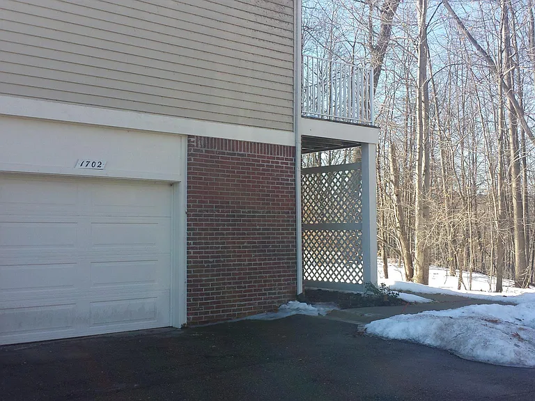 1702 Deepwood Cir — Photo 23