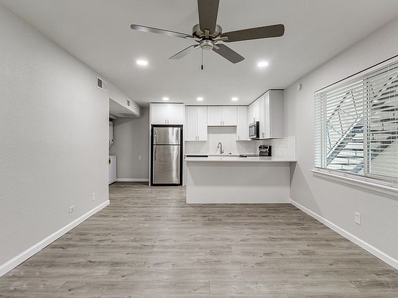 2nd image of 5444 Gaston Ave APT 104