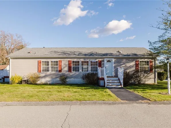 38 Hummingbird Ln, Tiverton, RI 02878