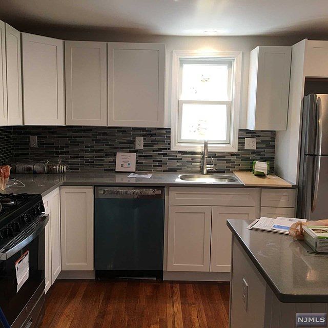 2nd image of 229 Livingston Ave Floor 2