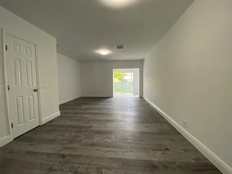 2460 Taylor St #1C — Photo 2