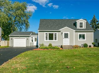 86 Sharon Dr, Rochester, NY 14626