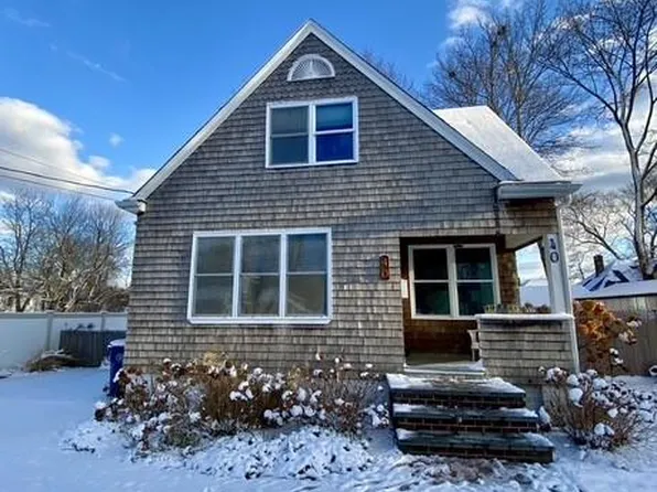 40 Meadowbrook Ave, Warwick, RI 02889