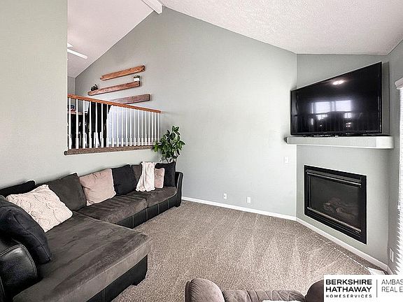 4th image of 5758 S 188th St