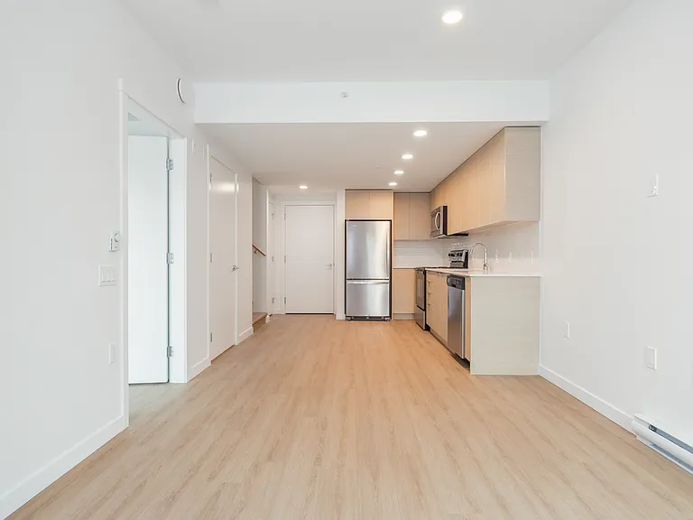 3655 Victoria Dr — Photo 60