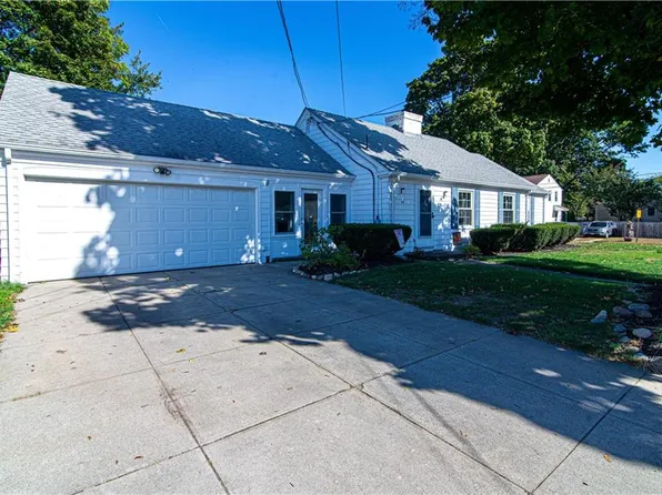 64 Padelford Ave E, Riverside, RI 02915