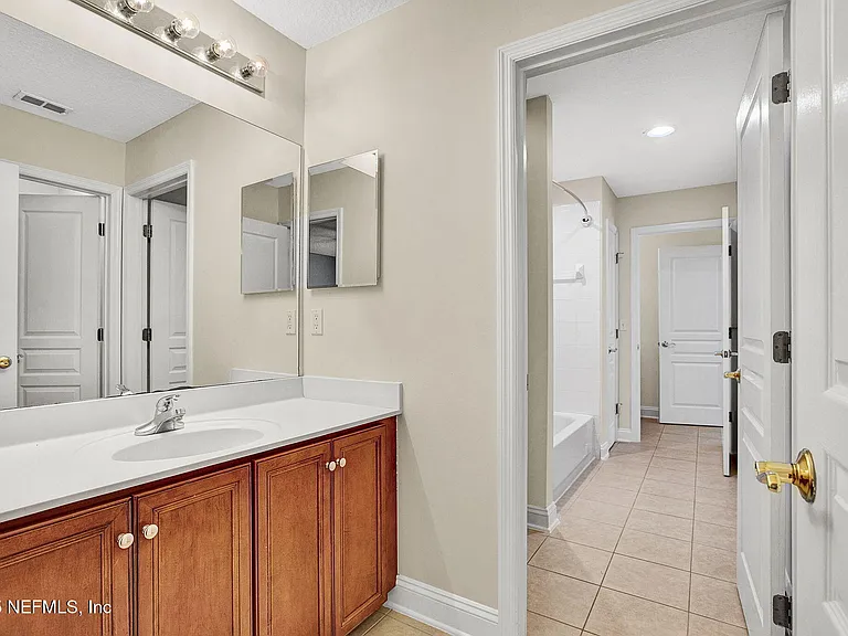 1761 Highland View Dr — Photo 23