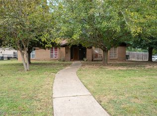 6325 Fresno St, Fort Smith, AR 72903