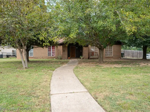 6325 Fresno St, Fort Smith, AR 72903