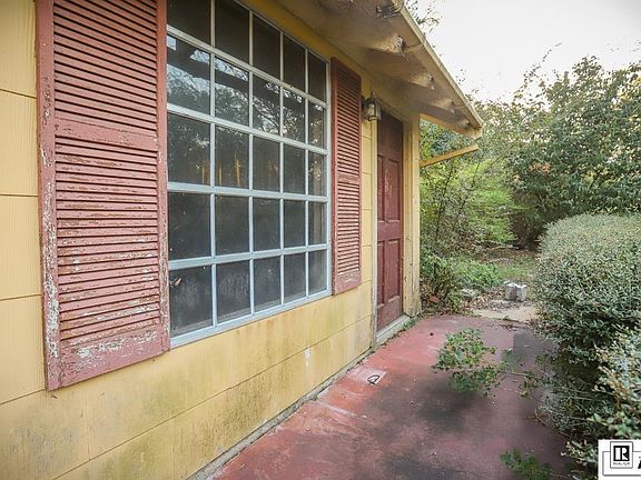 5th image of 1665 Jonesboro Rd