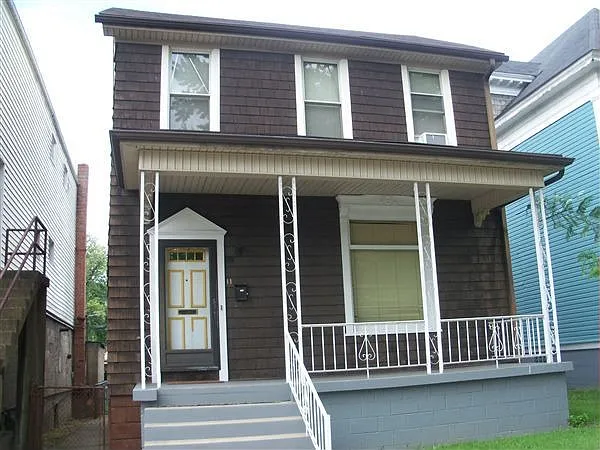 11 N Huron St photo 1