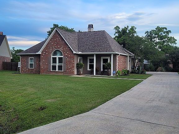 2nd image of 32552 Magnolia Ct