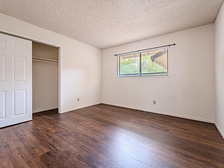 327 Clarkin Ct — Photo 21
