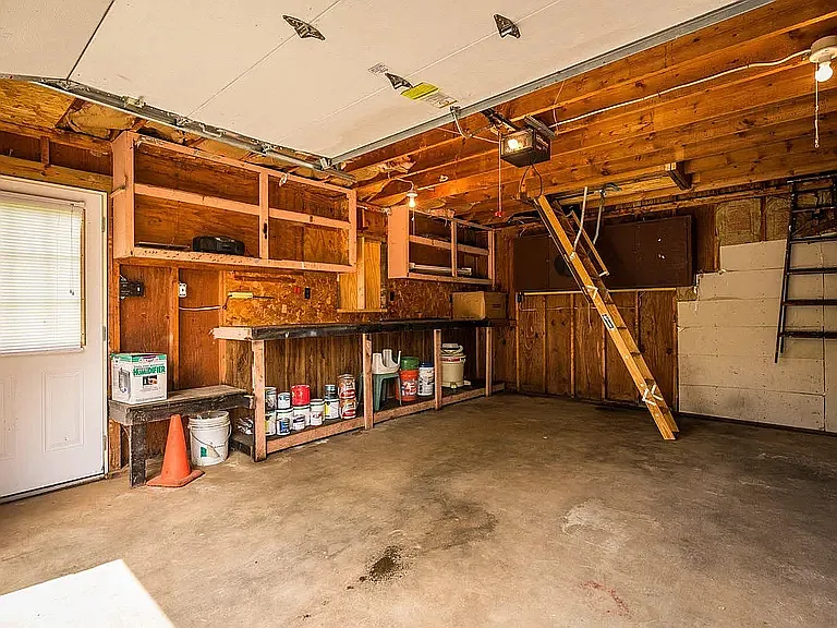 9809 Old Six Mile Ln — Photo 21
