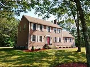 17 Lost Horse Trl, Franklin, MA 02038