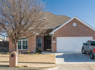 351 Mesquite Hill Dr, Arlington, TX 76002