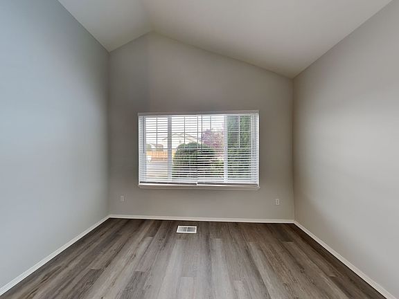 5th image of 9024 190th St E