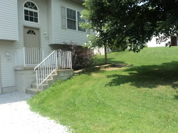 19 Briarwood Dr, Doylestown, OH 44230