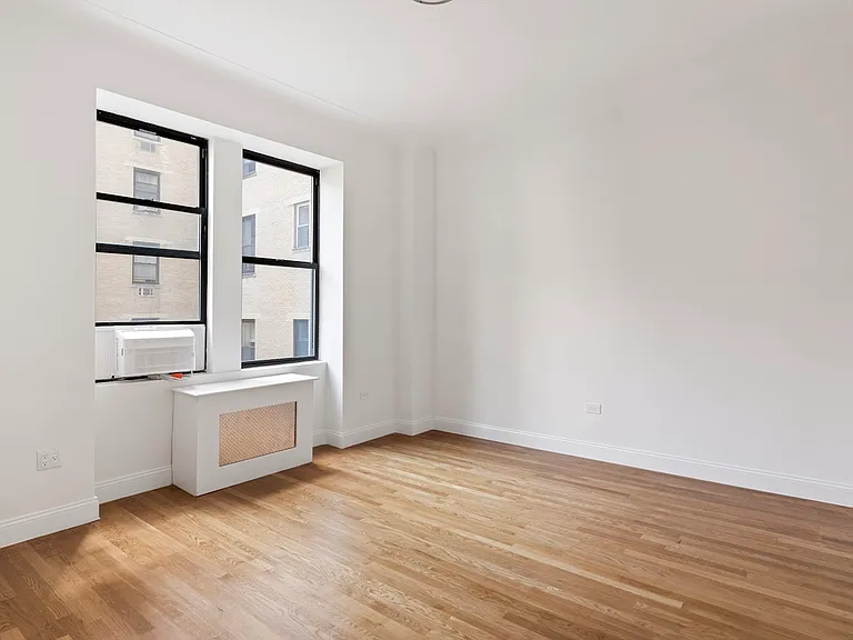 260 W 72nd St #2D — Photo 5