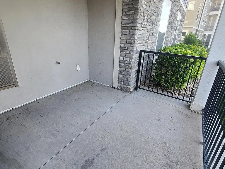 74 W Silver Springs Dr — Photo 5