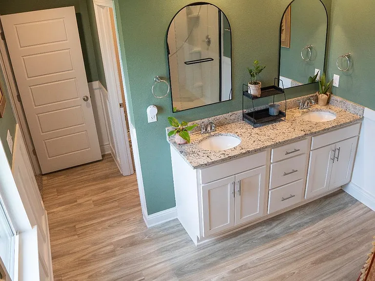 5440 Leeds Ln — Photo 13