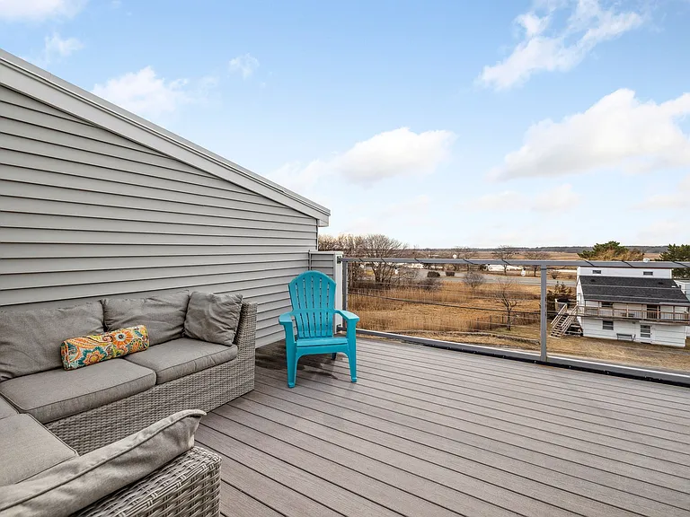 70 Brissette Ave — Photo 24