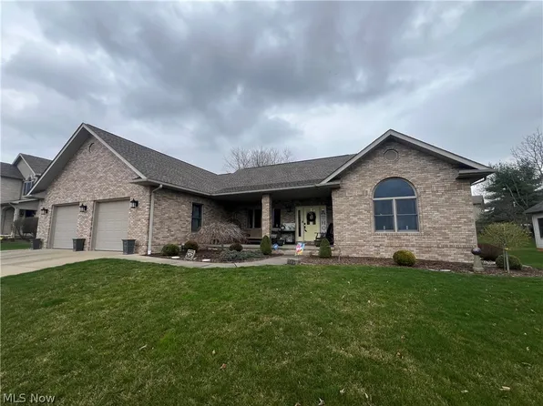 1110 Forrest Ridge Dr, Dover, OH 44622