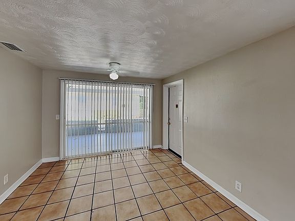 3rd image of 1918 E Noel St