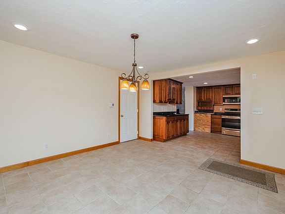 4th image of 362 Hovenden Ave