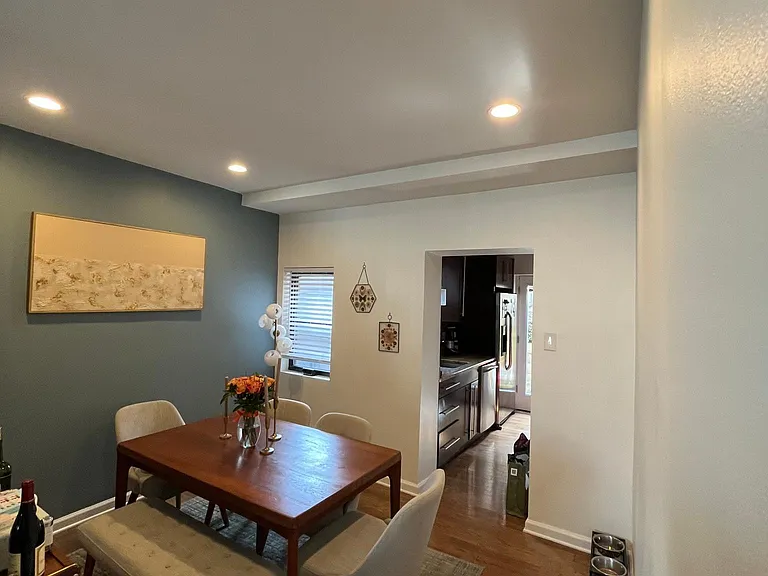 708 Saint Albans St — Photo 7