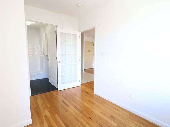4th image of 424 E 10th St #60A