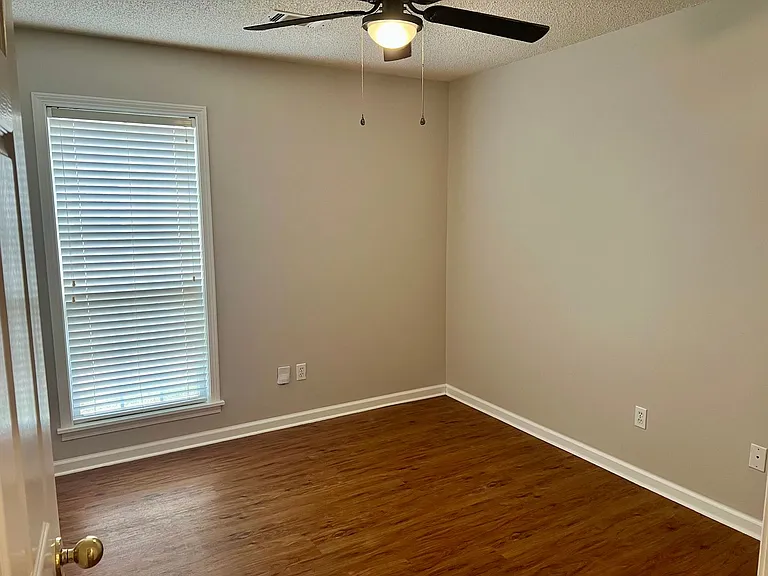 2105 Sheffield Dr — Photo 18