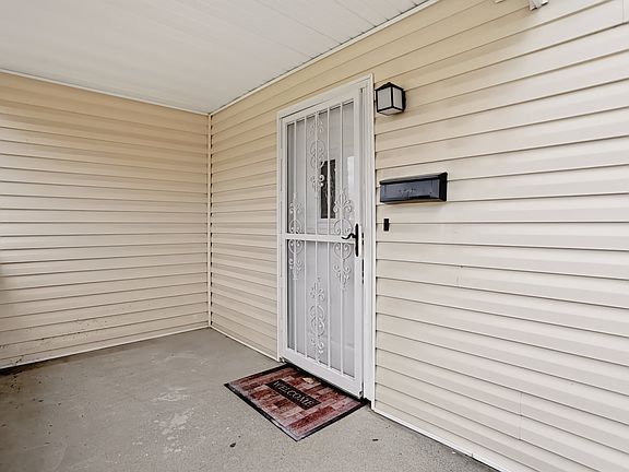 5th image of 2925 Baltimore Ave