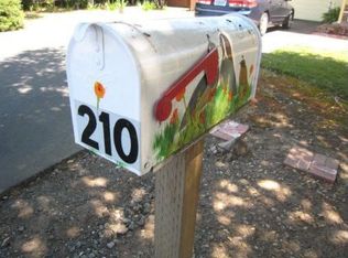 210 Maria Ln, Santa Rosa, CA 95409