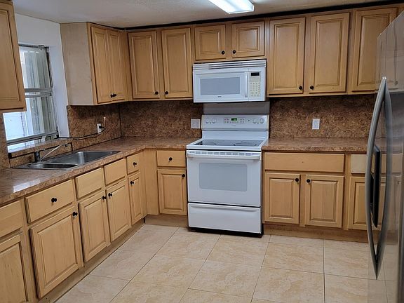 2nd image of 1701 Woodward Dr #1