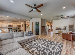 909 SW Wallstone Rd, Bentonville, AR 72712