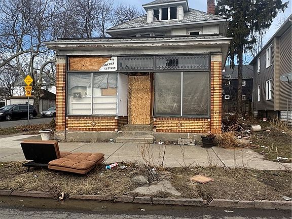 4th image of 944 Walden Ave
