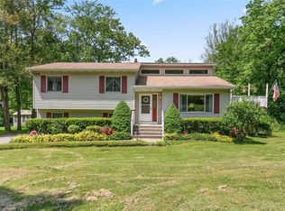 204 Hosner Mountain Rd, Hopewell Junction, NY 12533