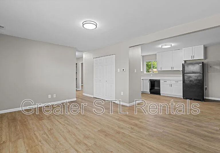 1412 E Pitman Ave — Photo 8